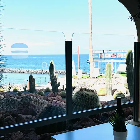 Americas And Nightlife Apartment