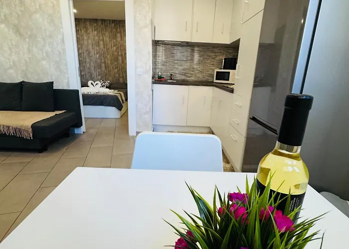 Apartman Americas And Nightlife