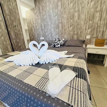 Americas And Nightlife アパート