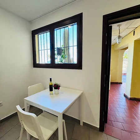 Americas And Nightlife プラヤ・デ・ラス・アメリカス