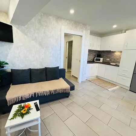 Americas And Nightlife アパート